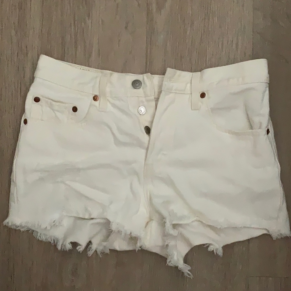 Levi white shorts